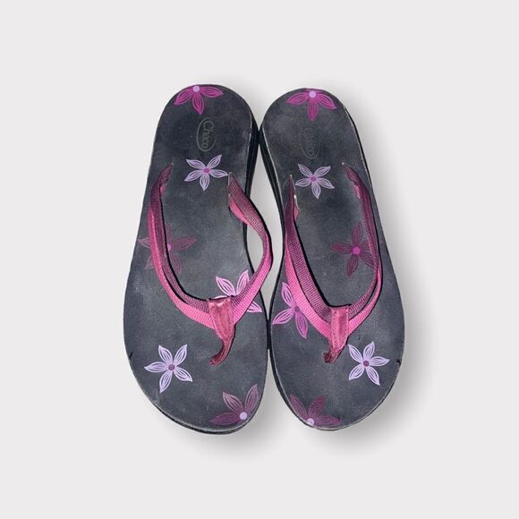 Chaco Pink and Purple Thong Sandals Size 9 - Picture 3 of 5